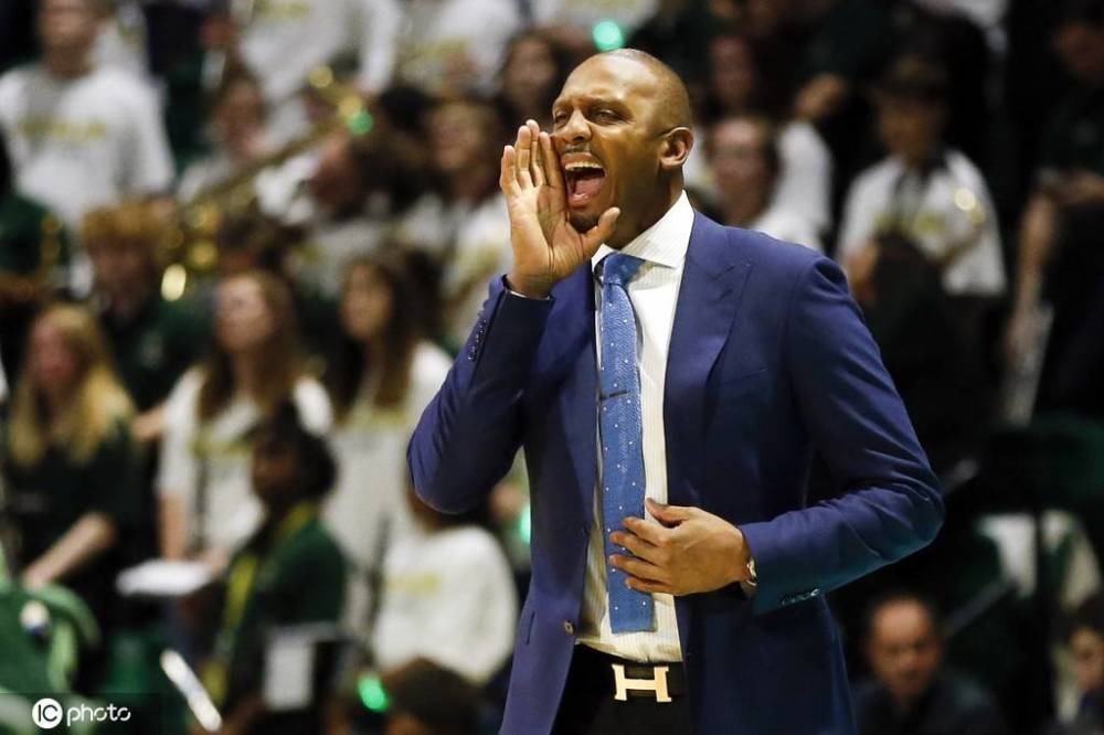 从纽卡斯尔今夜单刀错失到马德里竞技围绕CBA季后赛队长鼓劲，关键时刻奥兰多魔术调整名单以备德甲的简单介绍