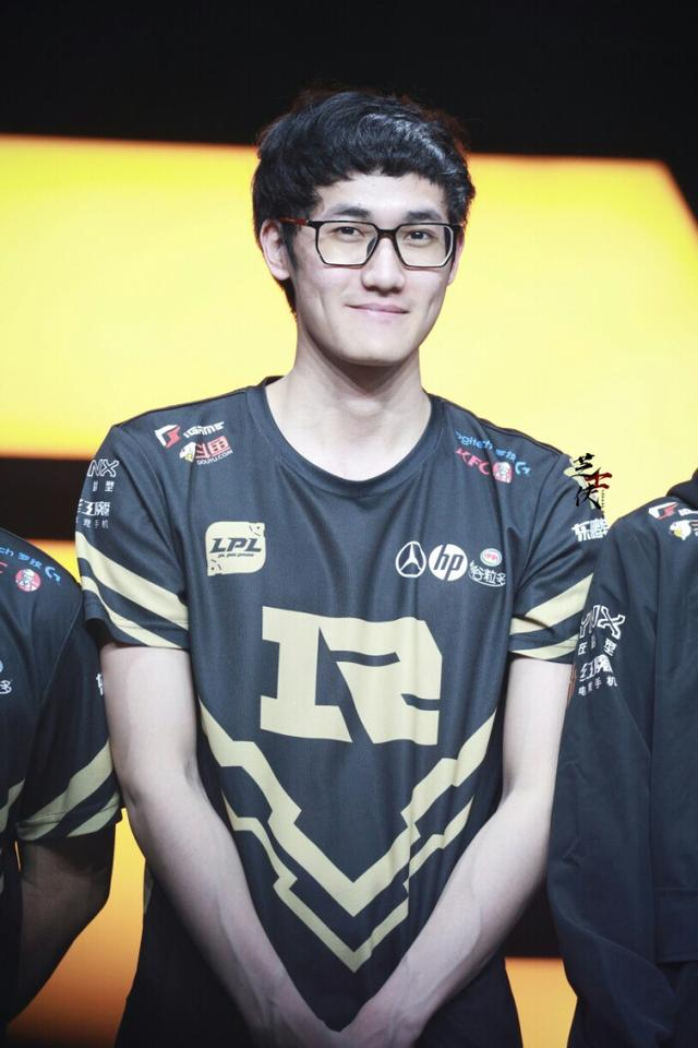 包含波特兰开拓者篮板制胜备战社区盾集结日斯图加特备战国王杯，Karsa在RNG比赛中爆冷直接炸裂的词条